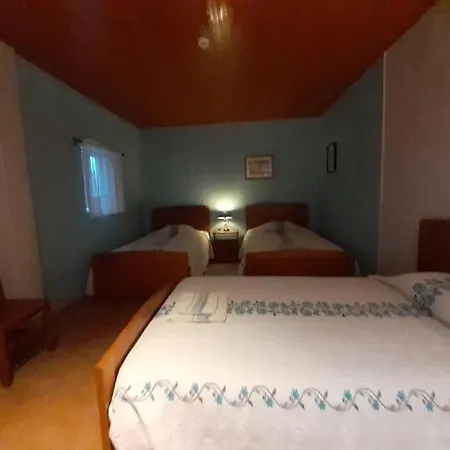 Amazing Farm House Near Vi B Bed and breakfast